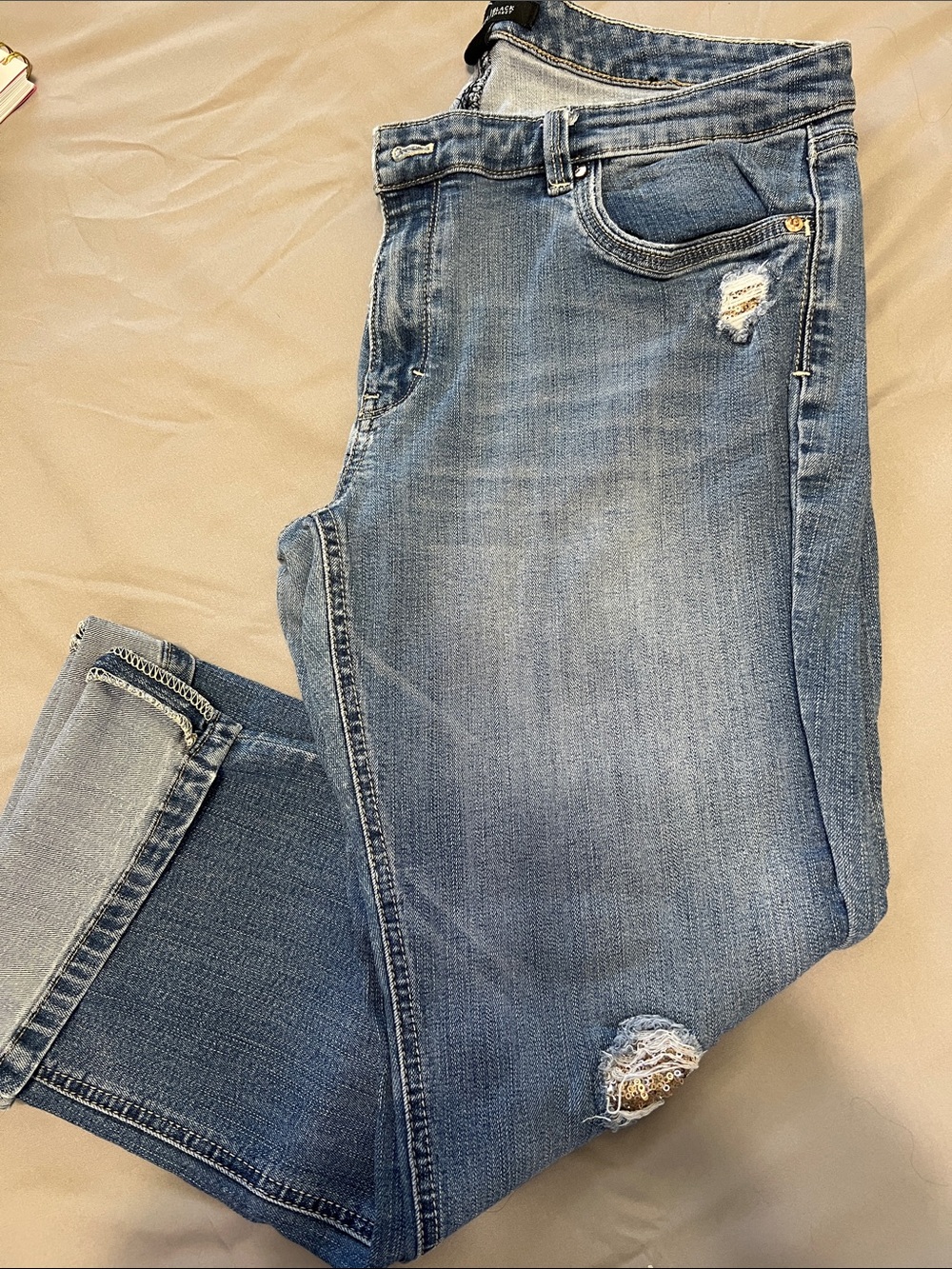 Women’s WHBM Mid-Blue Distressed Sequin Jeans Crop Leg